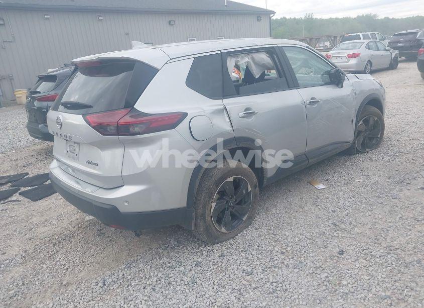 Photo 4 of 2024 Nissan Rogue SV INTELLIGENT AWD (VIN 5N1BT3BB5RC670974)