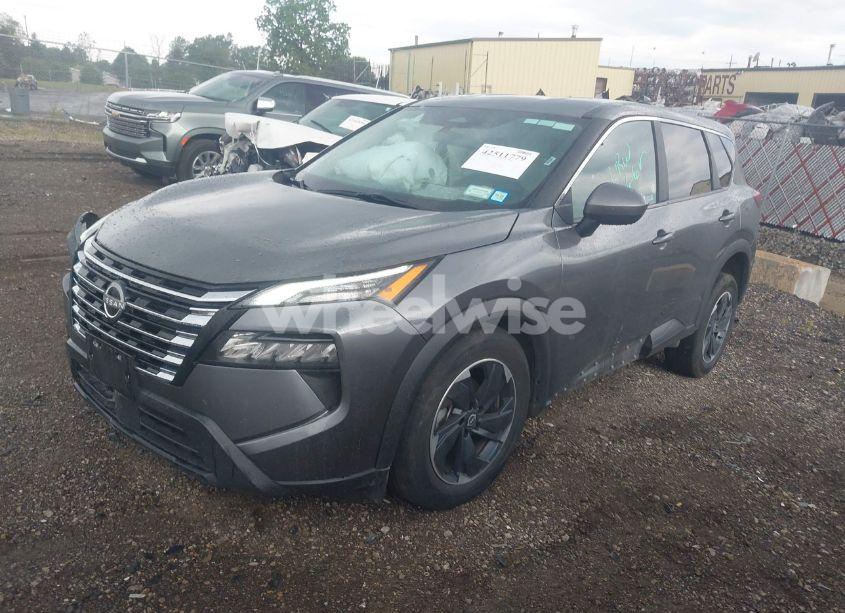 Photo 2 of 2024 Nissan Rogue SV INTELLIGENT AWD (VIN 5N1BT3BB5RC695891)