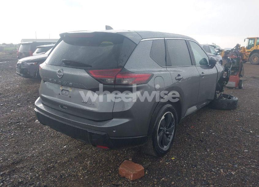 Photo 4 of 2024 Nissan Rogue SV INTELLIGENT AWD (VIN 5N1BT3BB5RC695891)