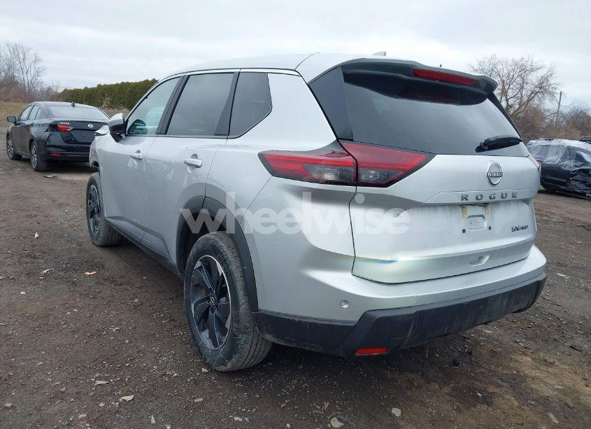 Photo 3 of 2024 Nissan Rogue SV INTELLIGENT AWD (VIN 5N1BT3BB5RC750601)