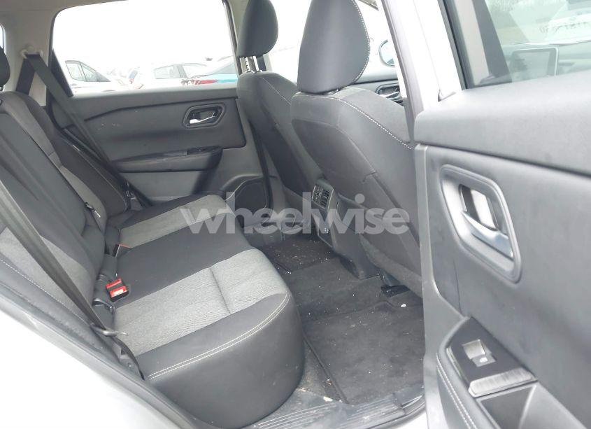 Photo 8 of 2024 Nissan Rogue SV INTELLIGENT AWD (VIN 5N1BT3BB5RC750601)