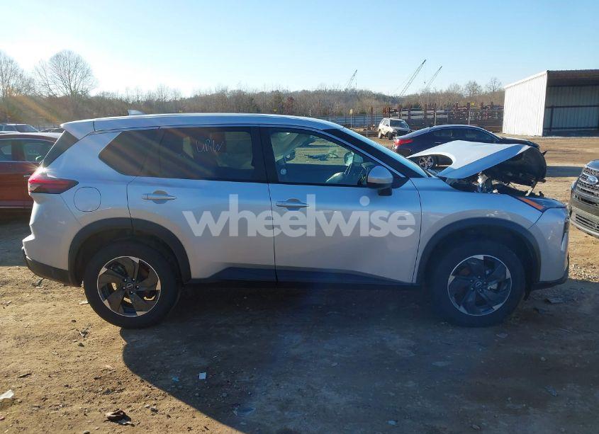 Photo 13 of 2024 Nissan Rogue SV INTELLIGENT AWD (VIN 5N1BT3BB6RC692109)