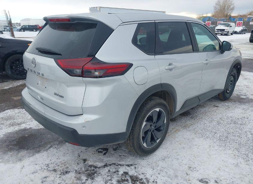 Photo 4 of 2024 Nissan Rogue SV INTELLIGENT AWD (VIN 5N1BT3BB6RC706610)