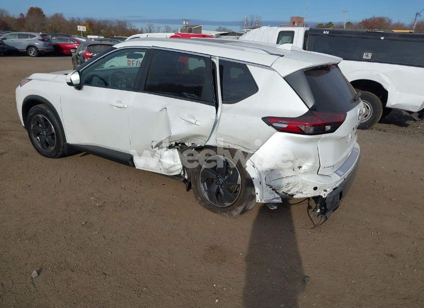 Photo 3 of 2024 Nissan Rogue SV INTELLIGENT AWD (VIN 5N1BT3BB6RC717252)