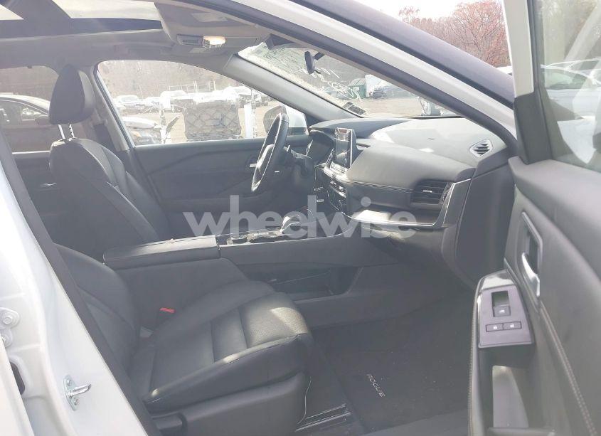 Photo 5 of 2024 Nissan Rogue SV INTELLIGENT AWD (VIN 5N1BT3BB6RC717252)