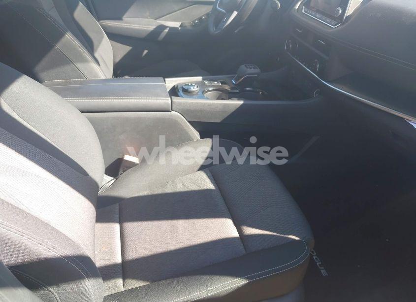 Photo 5 of 2024 Nissan Rogue SV INTELLIGENT AWD (VIN 5N1BT3BB7RC697027)