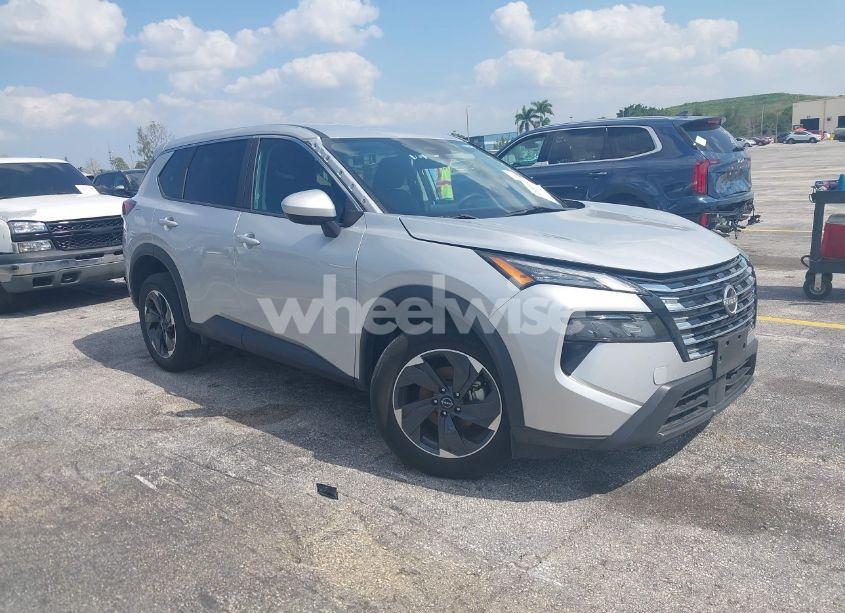 2024 Nissan Rogue SV INTELLIGENT AWD (VIN 5N1BT3BB8RC692063) main photo