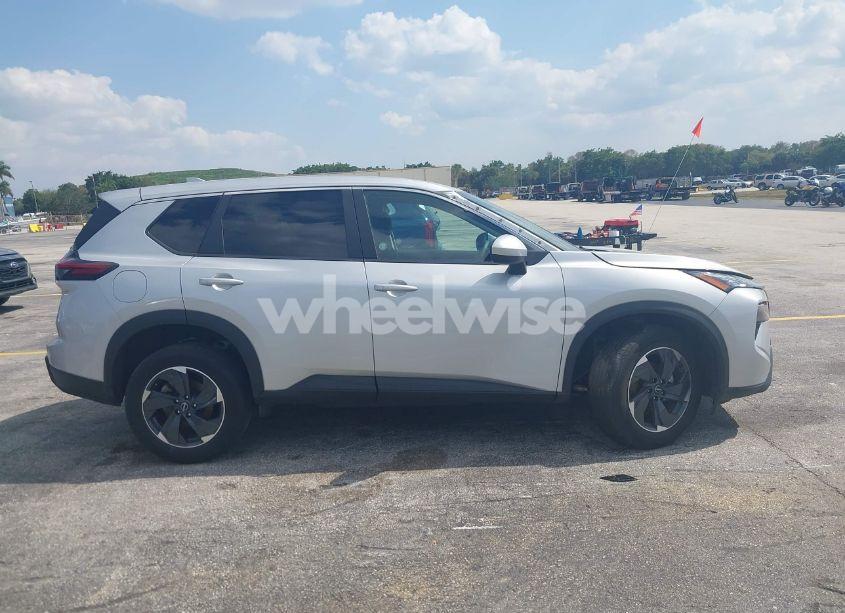 Photo 13 of 2024 Nissan Rogue SV INTELLIGENT AWD (VIN 5N1BT3BB8RC692063)
