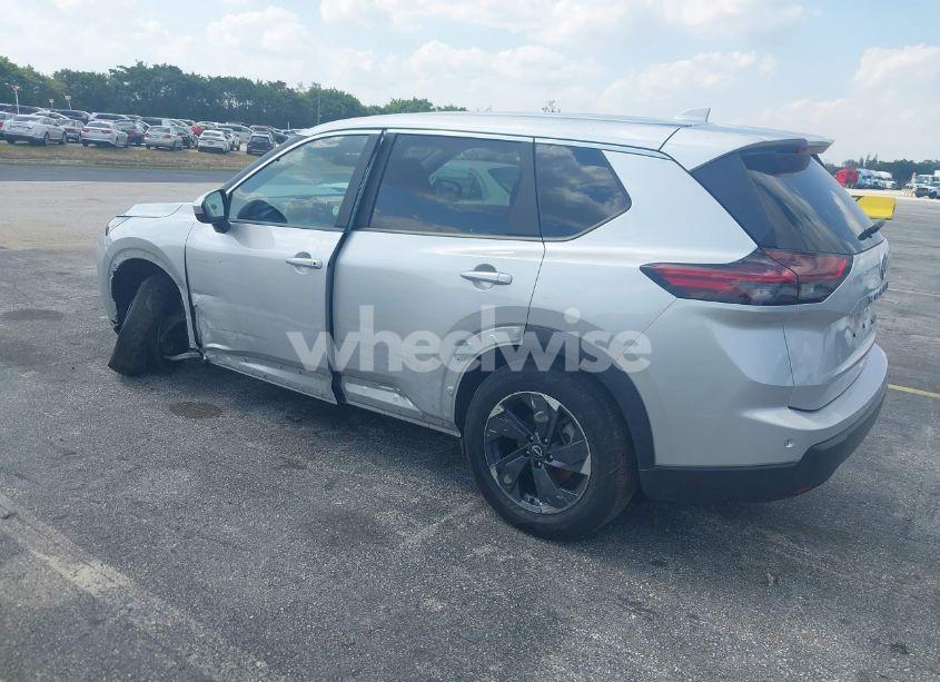 Photo 3 of 2024 Nissan Rogue SV INTELLIGENT AWD (VIN 5N1BT3BB8RC692063)