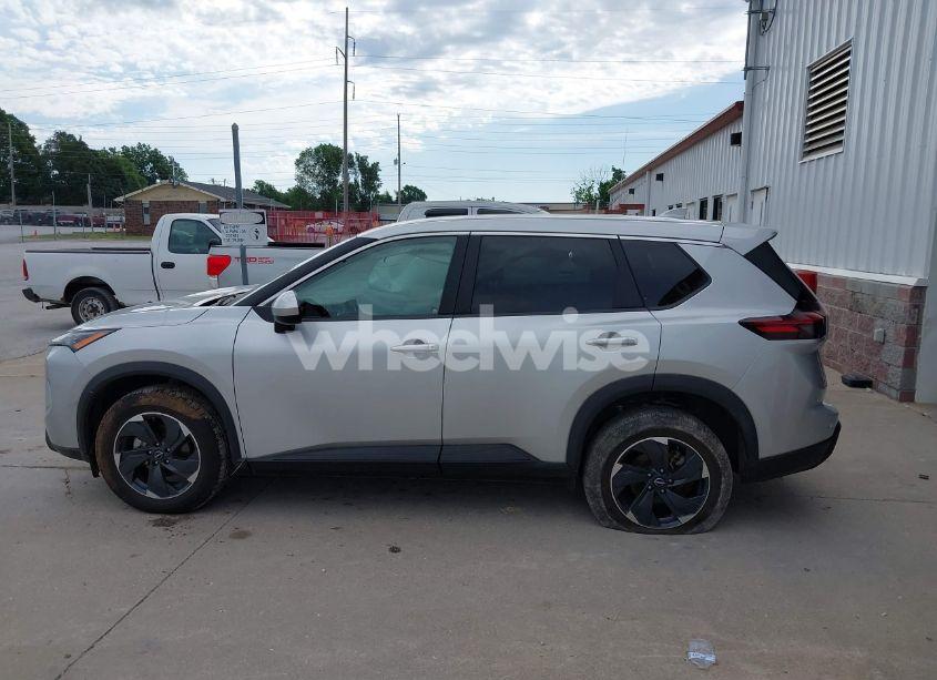 Photo 14 of 2024 Nissan Rogue SV INTELLIGENT AWD (VIN 5N1BT3BB8RC704549)