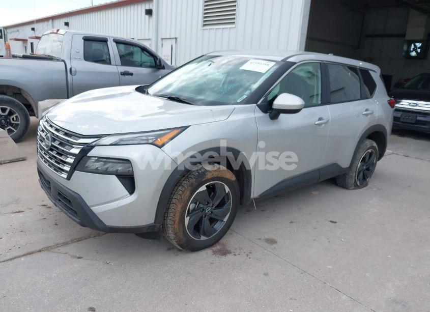 Photo 2 of 2024 Nissan Rogue SV INTELLIGENT AWD (VIN 5N1BT3BB8RC704549)