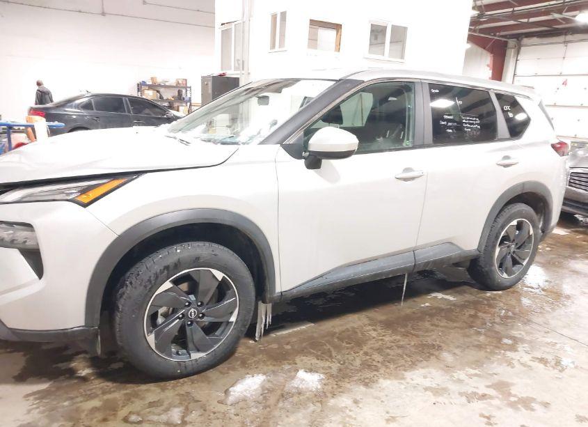 Photo 15 of 2024 Nissan Rogue SV INTELLIGENT AWD (VIN 5N1BT3BB8RC706639)