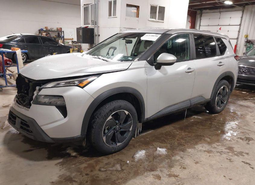 Photo 2 of 2024 Nissan Rogue SV INTELLIGENT AWD (VIN 5N1BT3BB8RC706639)