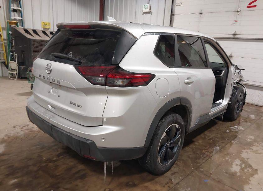 Photo 4 of 2024 Nissan Rogue SV INTELLIGENT AWD (VIN 5N1BT3BB8RC706639)