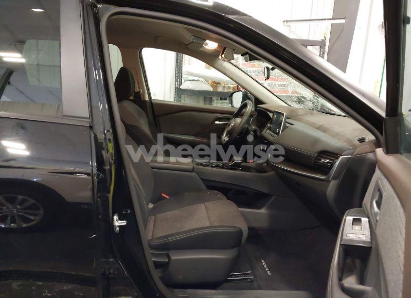 Photo 5 of 2022 Nissan Rogue SV INTELLIGENT AWD (VIN 5N1BT3BBXNC717989)