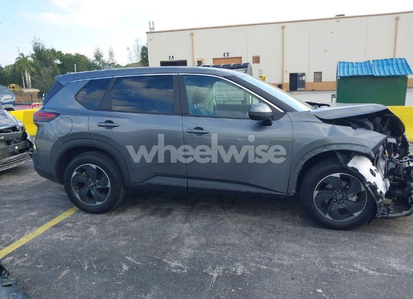 Photo 14 of 2024 Nissan Rogue SV INTELLIGENT AWD (VIN 5N1BT3BBXRC709994)