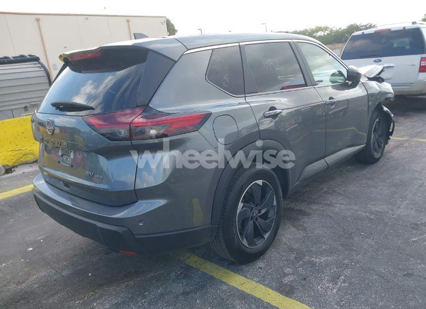 Photo 4 of 2024 Nissan Rogue SV INTELLIGENT AWD (VIN 5N1BT3BBXRC709994)