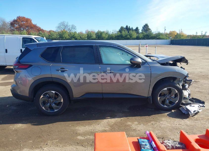 Photo 14 of 2024 Nissan Rogue SV INTELLIGENT AWD (VIN 5N1BT3BBXRC744244)