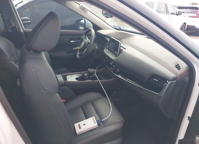 Photo 5 of 2023 Nissan Rogue SL FWD (VIN 5N1BT3CA1PC817956)