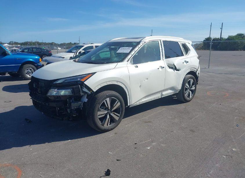 Photo 2 of 2023 Nissan Rogue SL FWD (VIN 5N1BT3CA2PC927835)