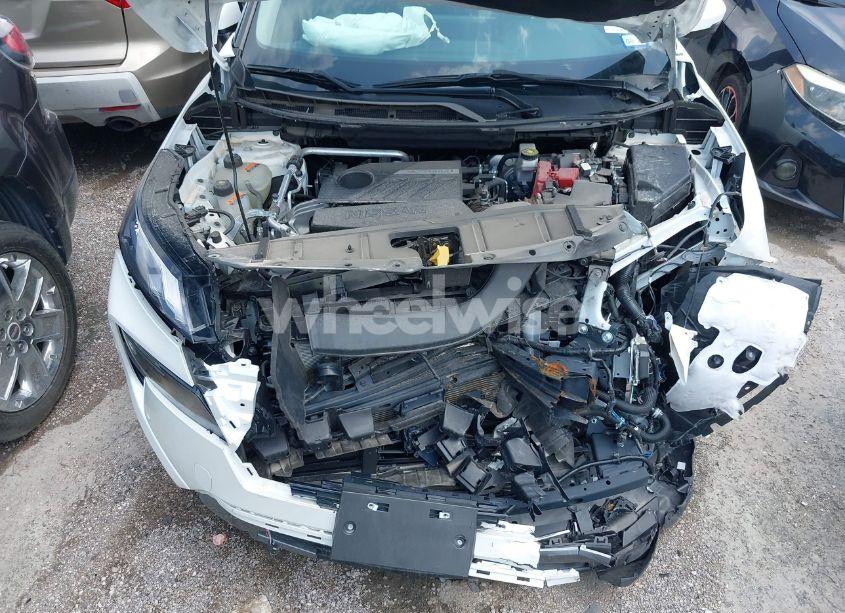 Photo 10 of 2024 Nissan Rogue SL FWD (VIN 5N1BT3CA2RC720705)