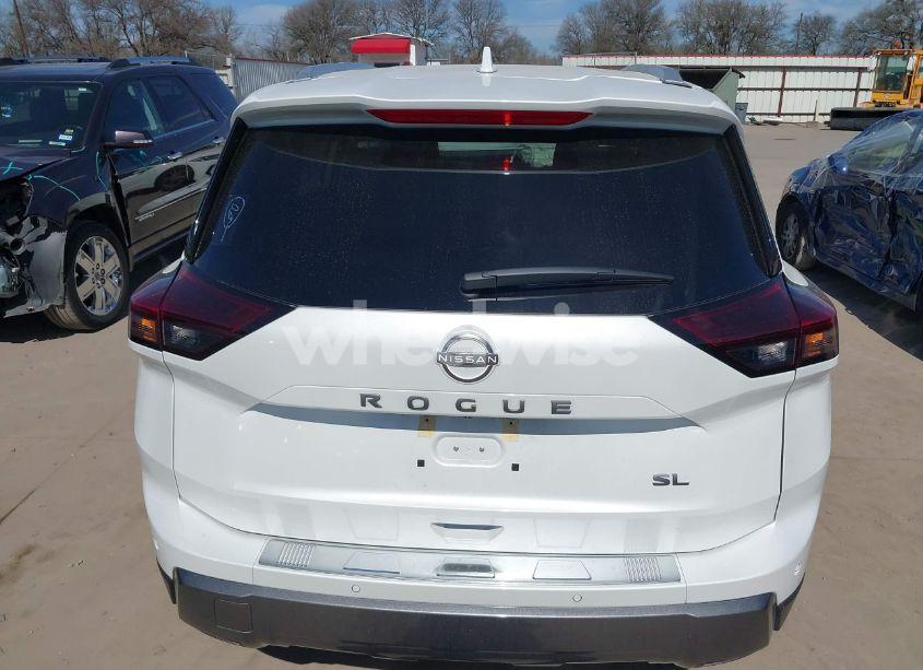 Photo 16 of 2024 Nissan Rogue SL FWD (VIN 5N1BT3CA2RC720705)