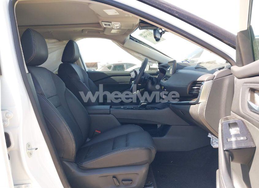 Photo 5 of 2024 Nissan Rogue SL FWD (VIN 5N1BT3CA2RC720705)