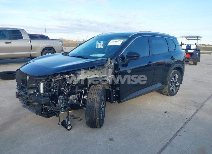 Photo 2 of 2024 Nissan Rogue SL FWD (VIN 5N1BT3CA2RC757642)