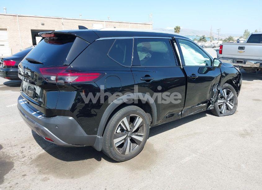 Photo 4 of 2022 Nissan Rogue SL FWD (VIN 5N1BT3CA4NC695090)