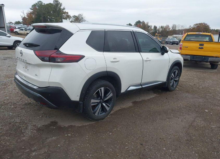 Photo 4 of 2023 Nissan Rogue SL FWD (VIN 5N1BT3CA4PC843290)