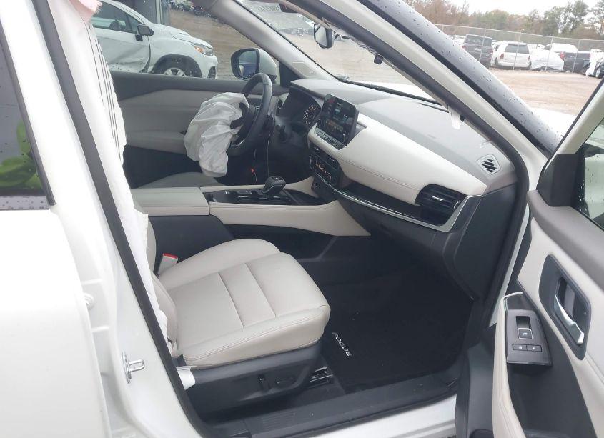 Photo 5 of 2023 Nissan Rogue SL FWD (VIN 5N1BT3CA4PC843290)