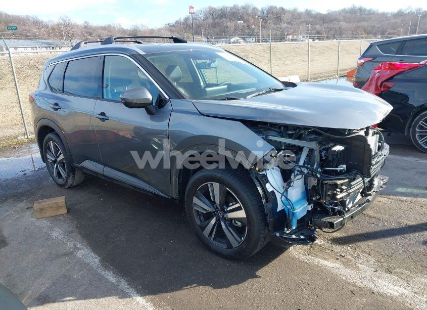 2024 Nissan Rogue SL FWD (VIN 5N1BT3CA4RC743967) main photo