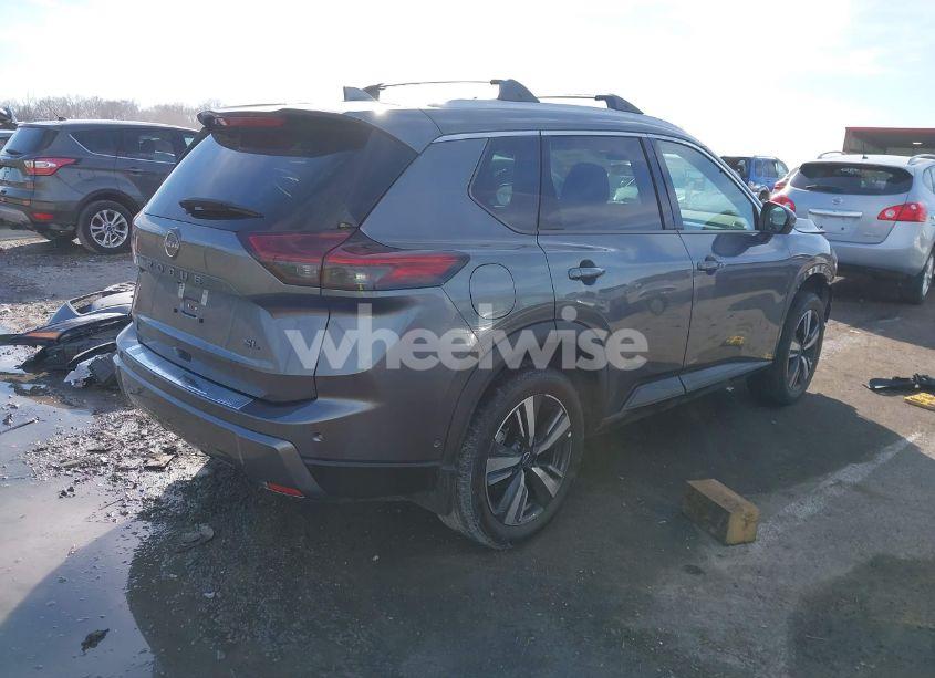 Photo 4 of 2024 Nissan Rogue SL FWD (VIN 5N1BT3CA4RC743967)