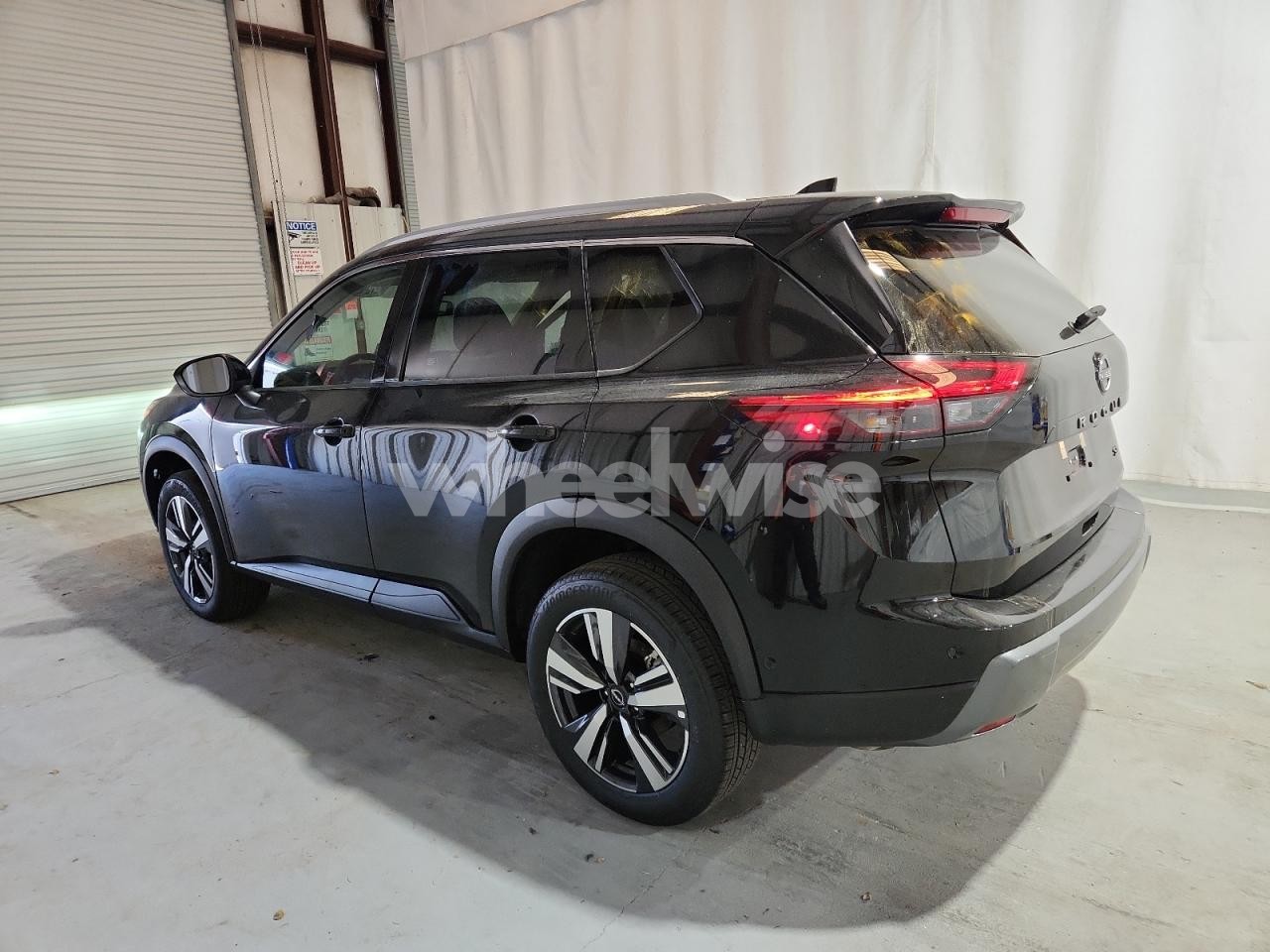 Photo 2 of 2026 NISSAN ROGUE SL (VIN 5N1BT3CA4TC702469)