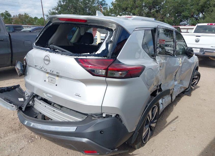 Photo 4 of 2022 Nissan Rogue SL FWD (VIN 5N1BT3CA5NC731630)