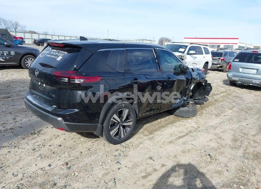 Photo 4 of 2024 Nissan Rogue SL FWD (VIN 5N1BT3CA6RC738625)