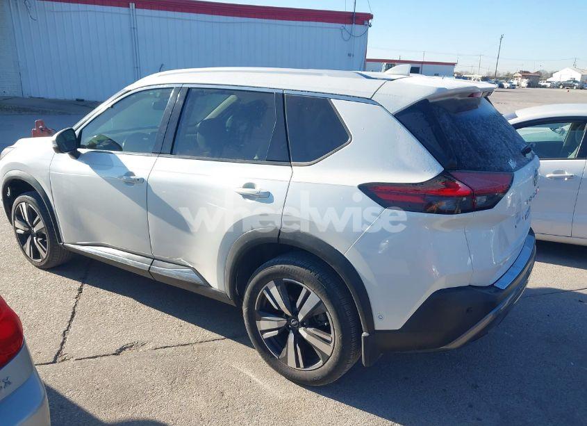 Photo 3 of 2022 Nissan Rogue SL FWD (VIN 5N1BT3CA8NC724865)