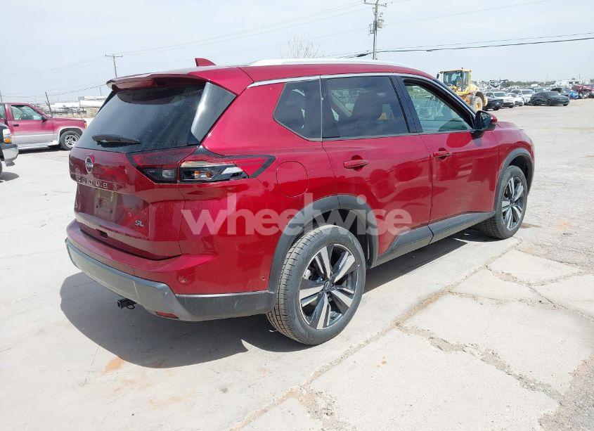 Photo 4 of 2024 Nissan Rogue SL FWD (VIN 5N1BT3CA9RC676511)