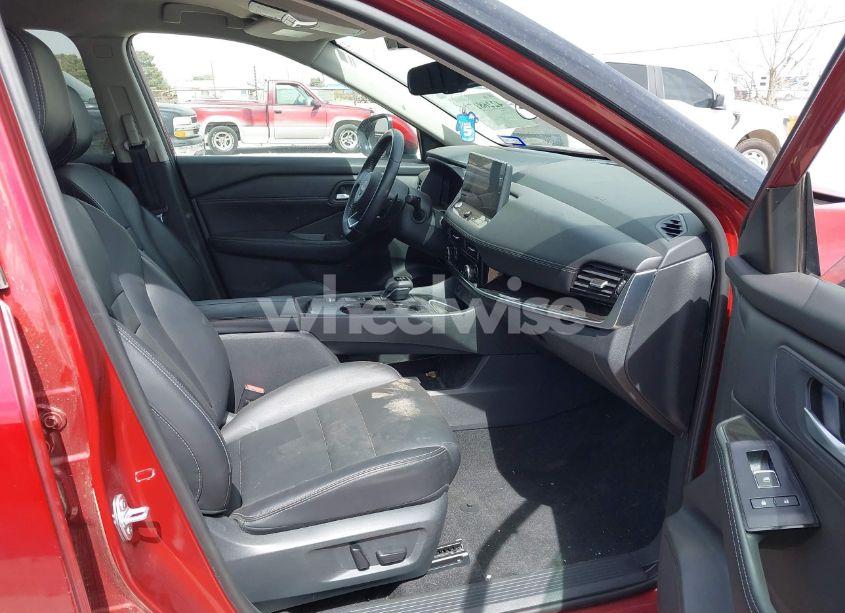 Photo 5 of 2024 Nissan Rogue SL FWD (VIN 5N1BT3CA9RC676511)