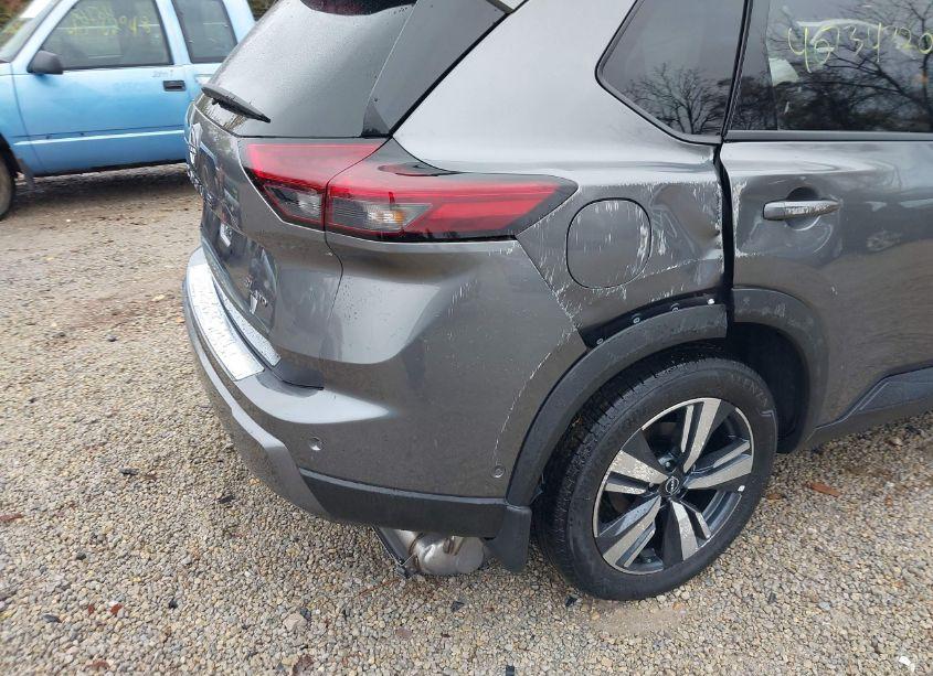 Photo 15 of 2024 Nissan Rogue SL INTELLIGENT AWD (VIN 5N1BT3CB6RC753537)