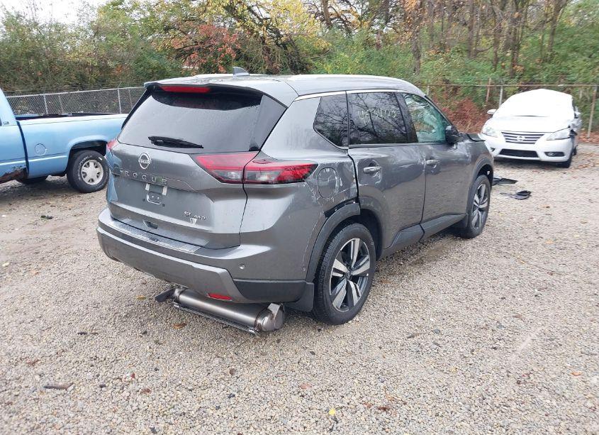 Photo 4 of 2024 Nissan Rogue SL INTELLIGENT AWD (VIN 5N1BT3CB6RC753537)