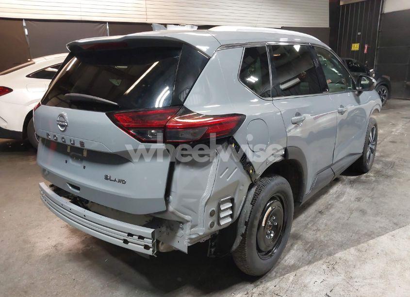 Photo 4 of 2024 Nissan Rogue SL INTELLIGENT AWD (VIN 5N1BT3CB7RC685572)