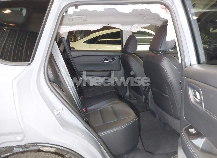 Photo 8 of 2024 Nissan Rogue SL INTELLIGENT AWD (VIN 5N1BT3CB7RC685572)