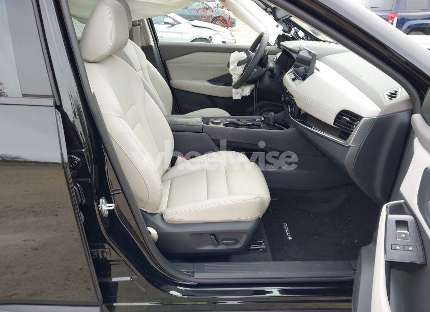 Photo 5 of 2024 Nissan Rogue SL INTELLIGENT AWD (VIN 5N1BT3CB7RC744894)