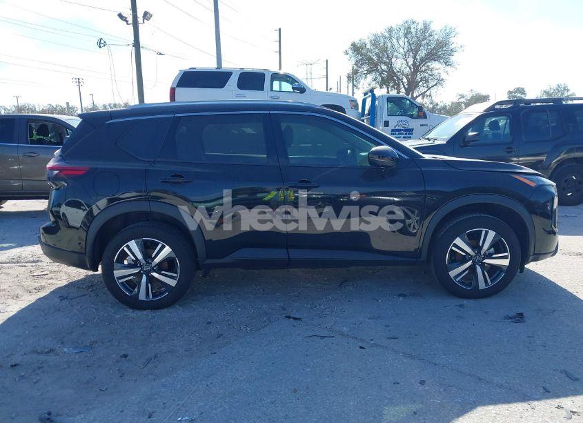 Photo 13 of 2024 Nissan Rogue SL INTELLIGENT AWD (VIN 5N1BT3CB8RC724296)