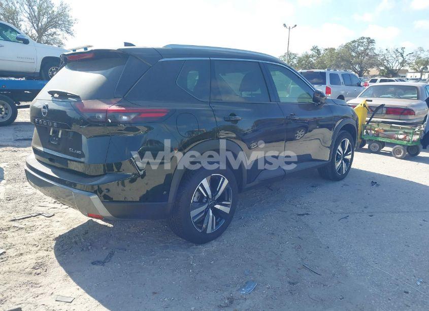 Photo 4 of 2024 Nissan Rogue SL INTELLIGENT AWD (VIN 5N1BT3CB8RC724296)