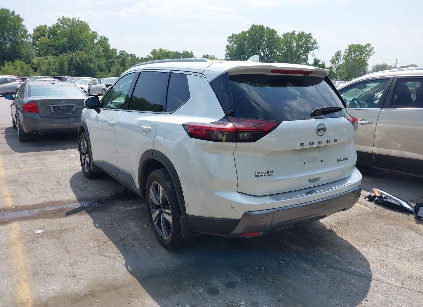 Photo 3 of 2024 Nissan Rogue SL INTELLIGENT AWD (VIN 5N1BT3CB8RC734746)