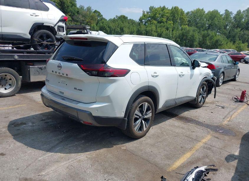 Photo 4 of 2024 Nissan Rogue SL INTELLIGENT AWD (VIN 5N1BT3CB8RC734746)