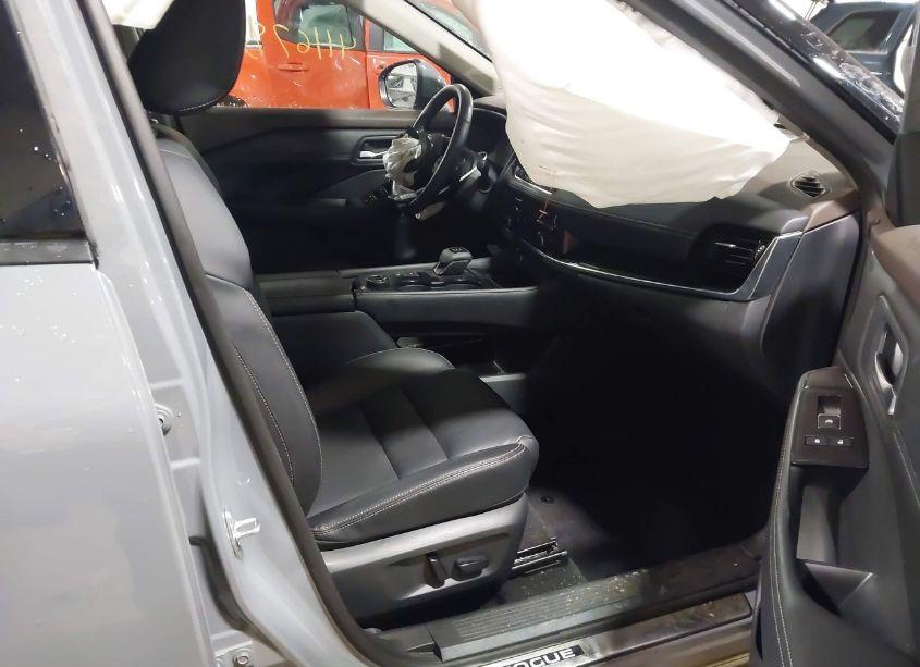 Photo 5 of 2022 Nissan Rogue SL INTELLIGENT AWD (VIN 5N1BT3CB9NC726763)