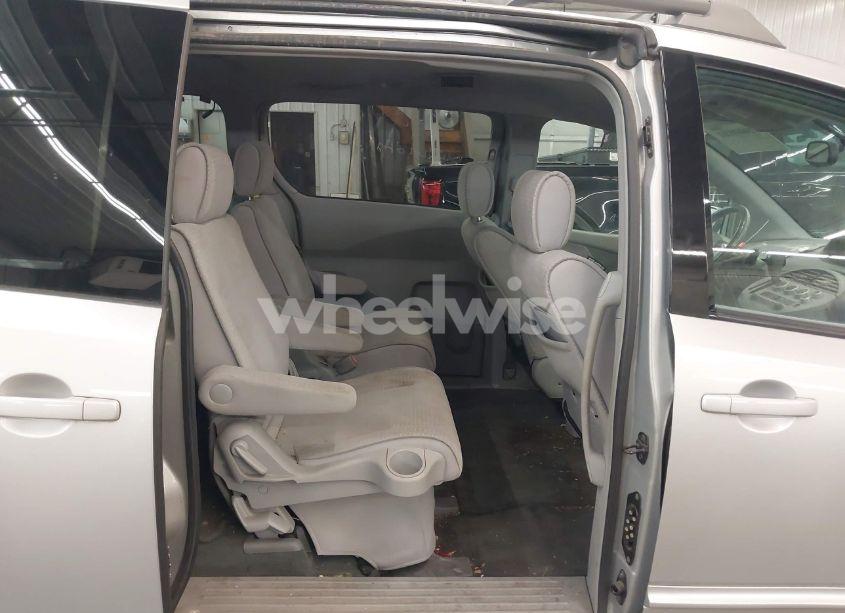 Photo 8 of 2004 Nissan Quest 3.5 SL (VIN 5N1BV28U34N343743)